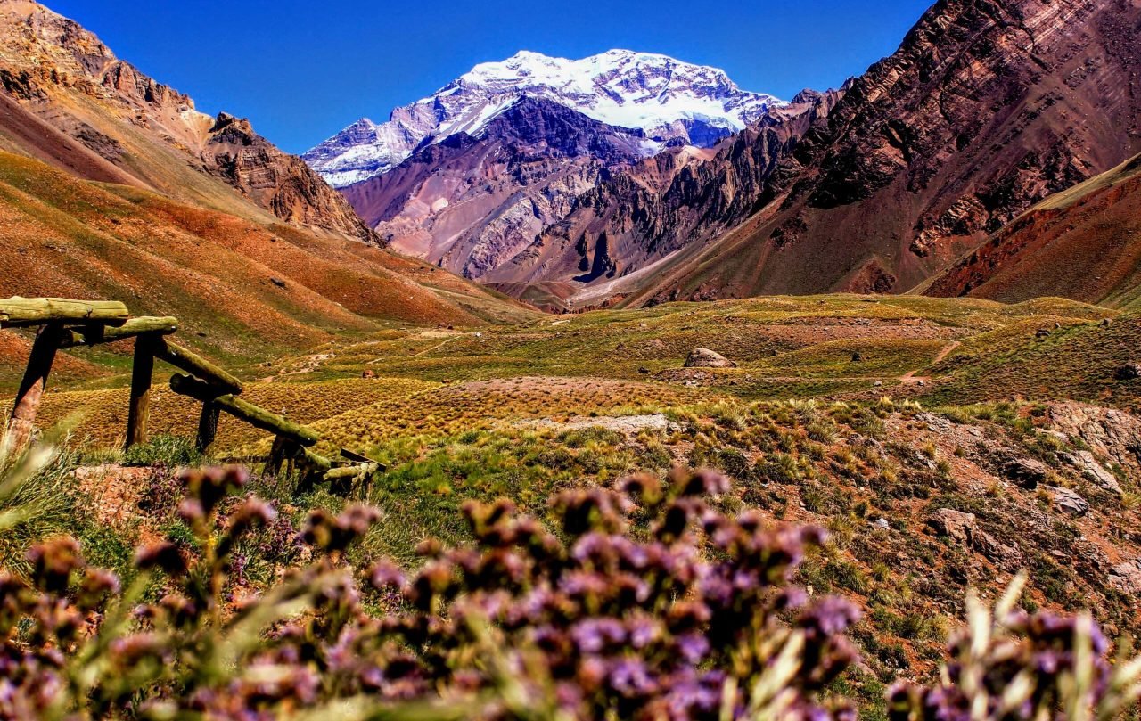 aconcagua_park_mendoza_argentina_stock_hxy7jx